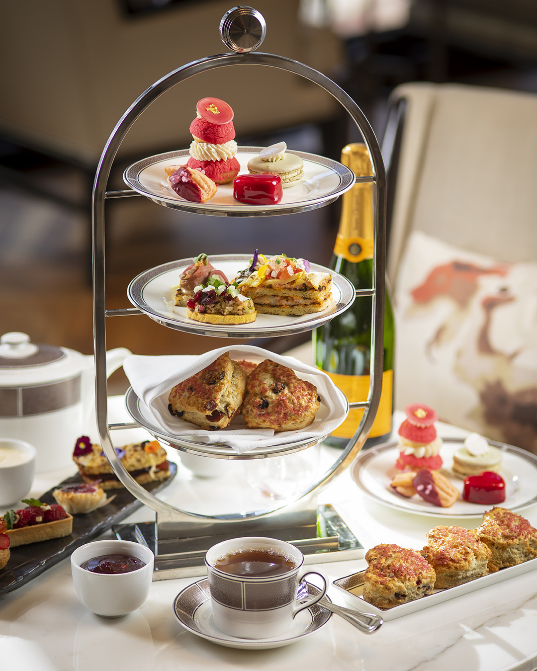 VALENTINE'S DAY WEEKEND AT THE LANGHAM, CHICAGO WITH TEA AND DINNER AT TRAVELLE